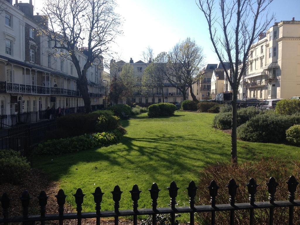 Two Top Central Beach Studios - Also Separate Spa Cabin And Watersports Hove Kamer foto