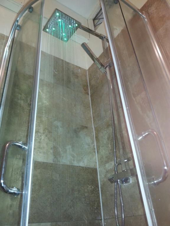 Two Top Central Beach Studios - Also Separate Spa Cabin And Watersports Hove Kamer foto